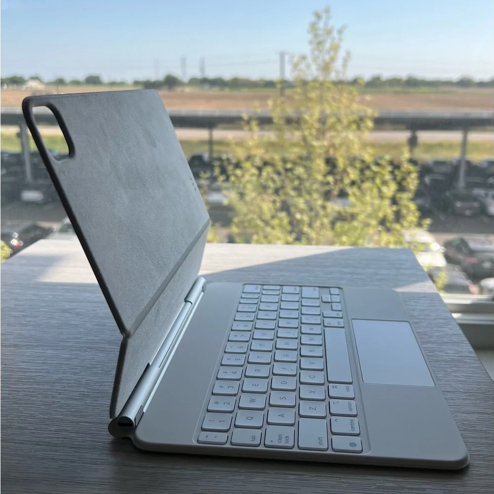 Apple iPad Magic Keyboard - White